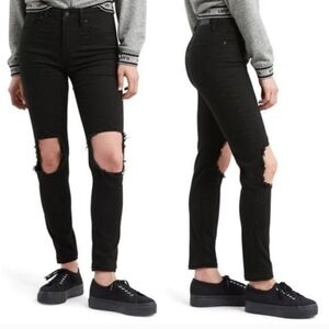Black Levi's 721 High Rise Skinny Size 26